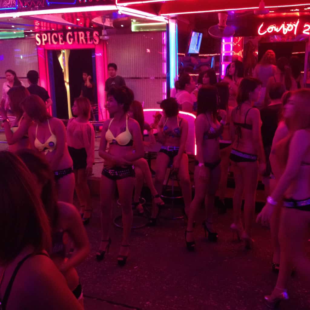 How To Meet Hot Thai Girls In Pattaya - blowjob bars in pattaya