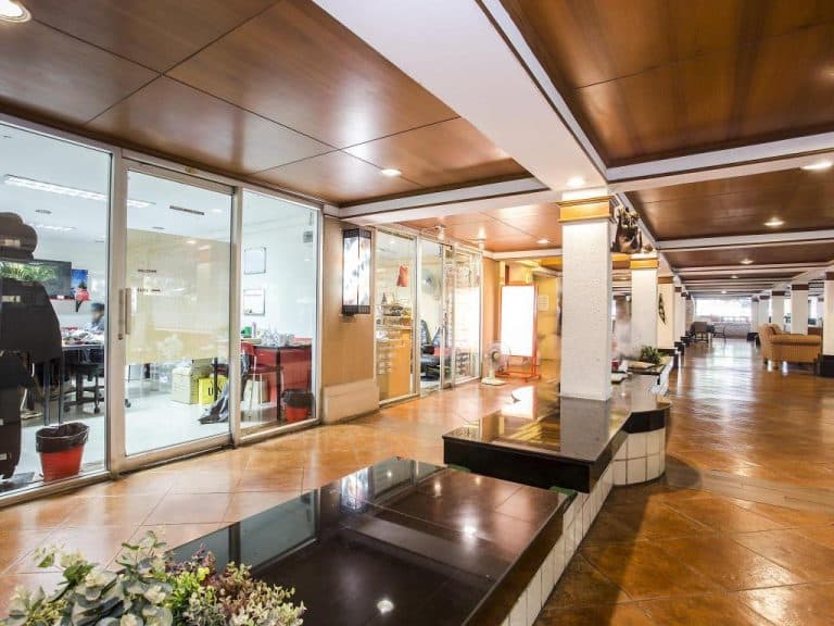 Royal Ivory Sukhumvit Nana by Compass -Interior view