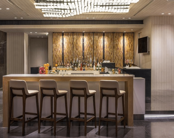 1. DoubleTree By Hilton Bangkok Ploenchit- Bar 